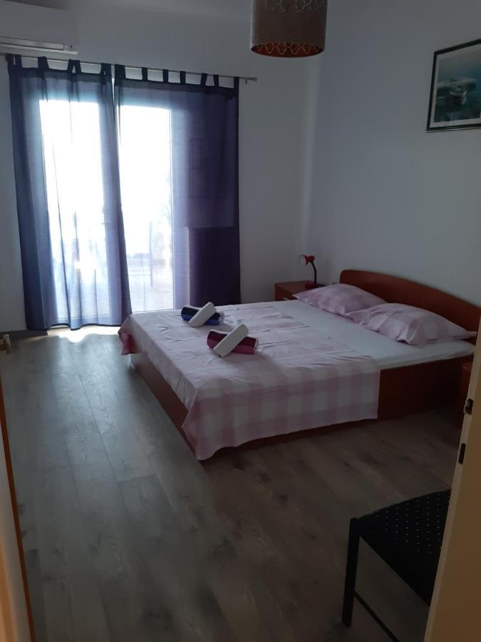 Apartments Davor Ceko เยเซนิเซ ภายนอก รูปภาพ