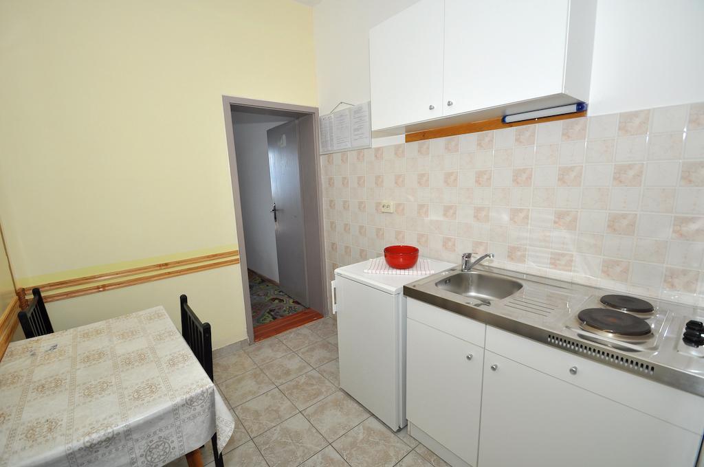 Apartments Davor Ceko เยเซนิเซ ห้อง รูปภาพ
